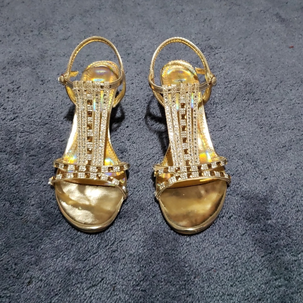 Silver Slipper Heela